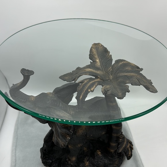 Table-Top Resin Elephant Replica with Palm Tree Holding up Clear Glass Disc Bowl - Picture 4 of 12